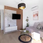 Mella Roa - Emer Apartment Nikiana